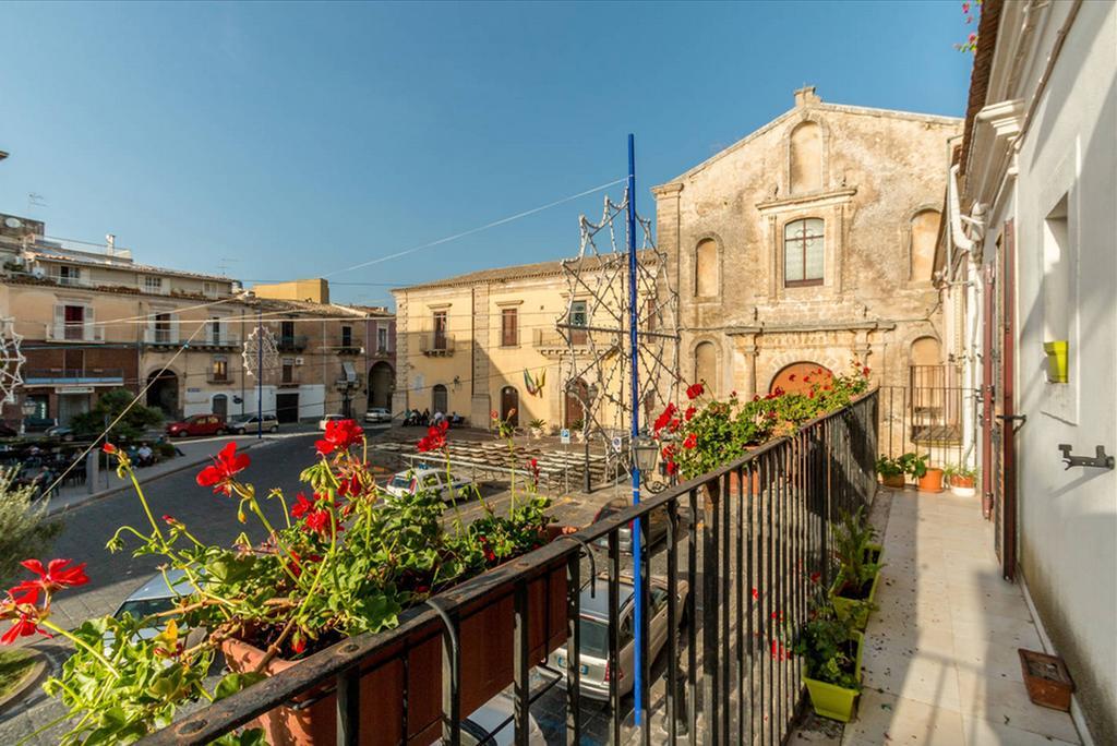 Hotel Experience Il Paesino Licodia Eubea Exterior foto
